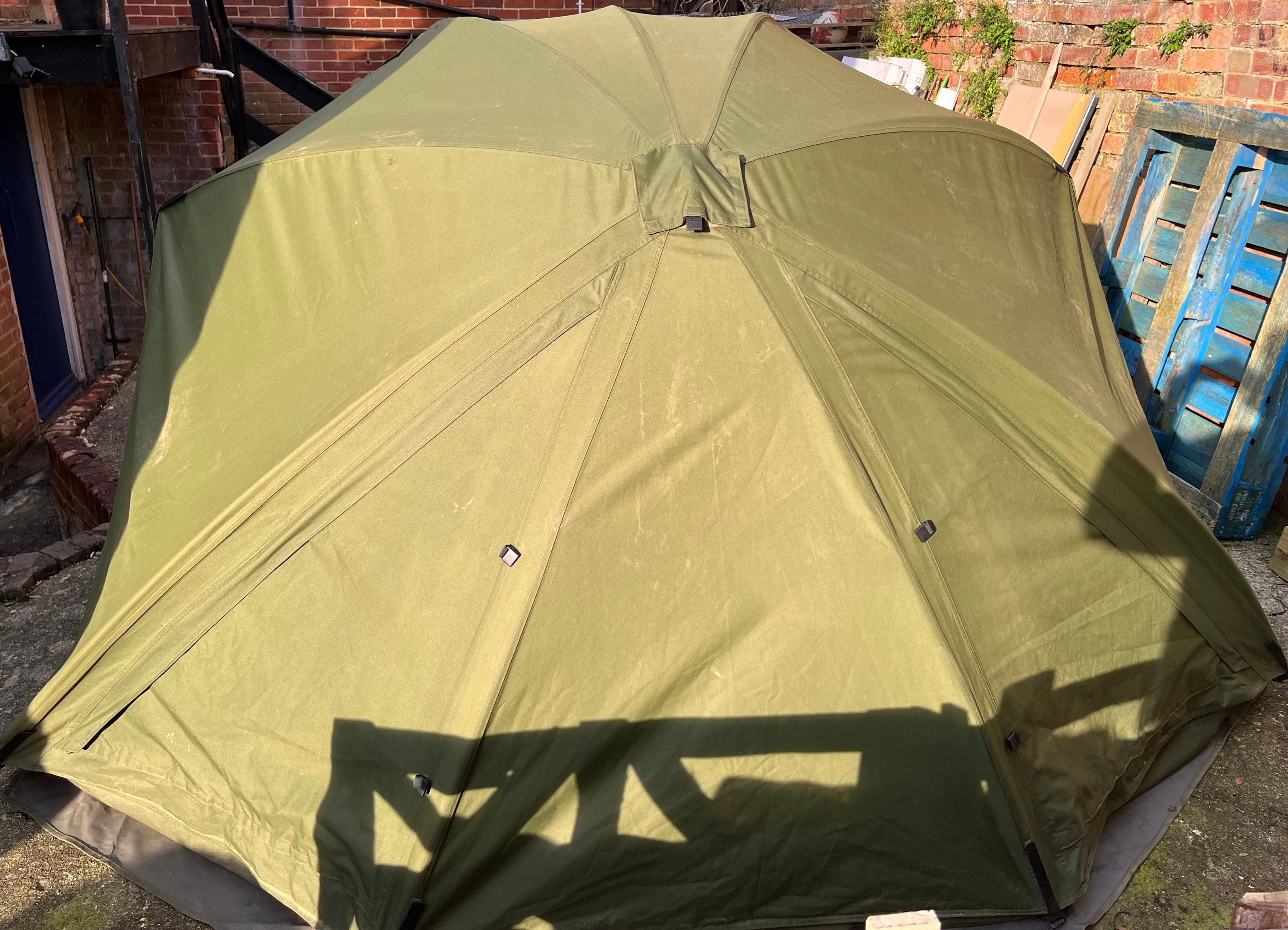 Aqua Pioneer 150 Bivvy Aquatexx EV 401561   Skull Cap 401563