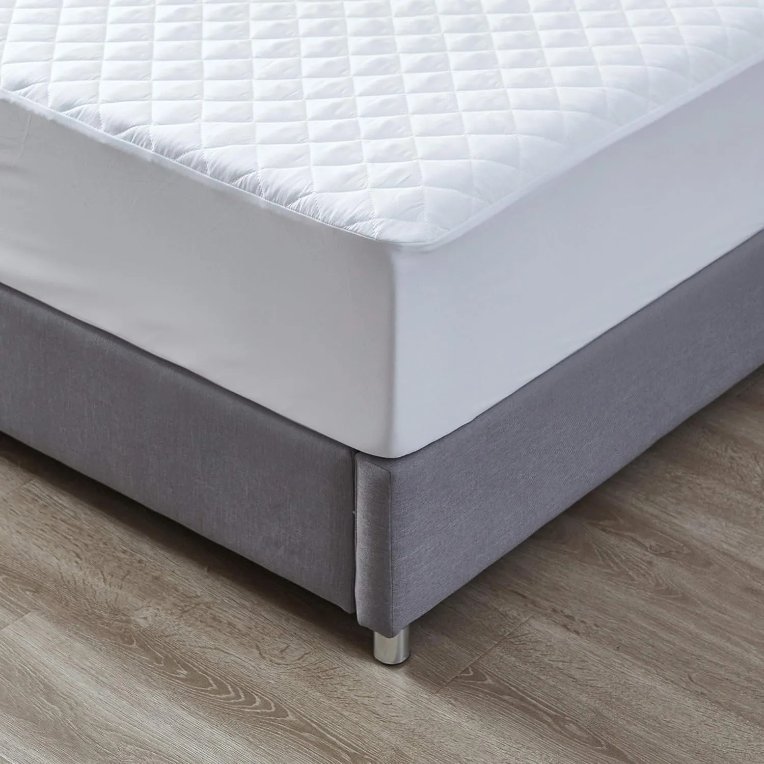 California King Waterproof Mattress Protector, Quilted Cooling Fitted Bed Mattress Cover Pad, 13"-15" Deep Pocket, Soft and Noiseless Machine Washable, Vinyl Free