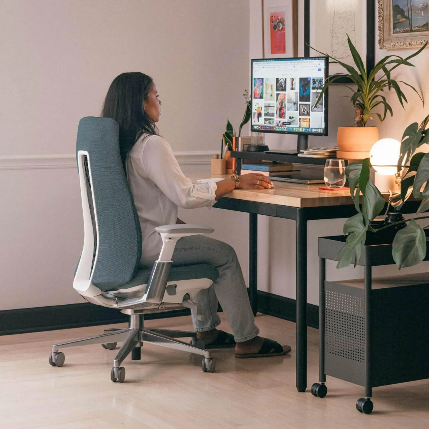 Haworth Fern Ergonomic Office Chair – Stylish and Innovative Desk Chair with Digital Knit Finish - Without Lumbar Support (Lagoon)