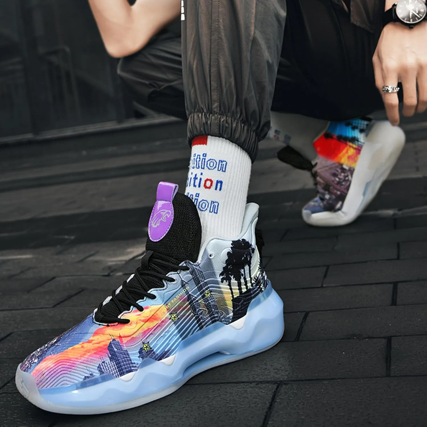 Men's High-Top Basketball ShoesWear-Resistant and Anti-Slip Soles Running Shoes Graffiti Design Fashionable Sports Shoes