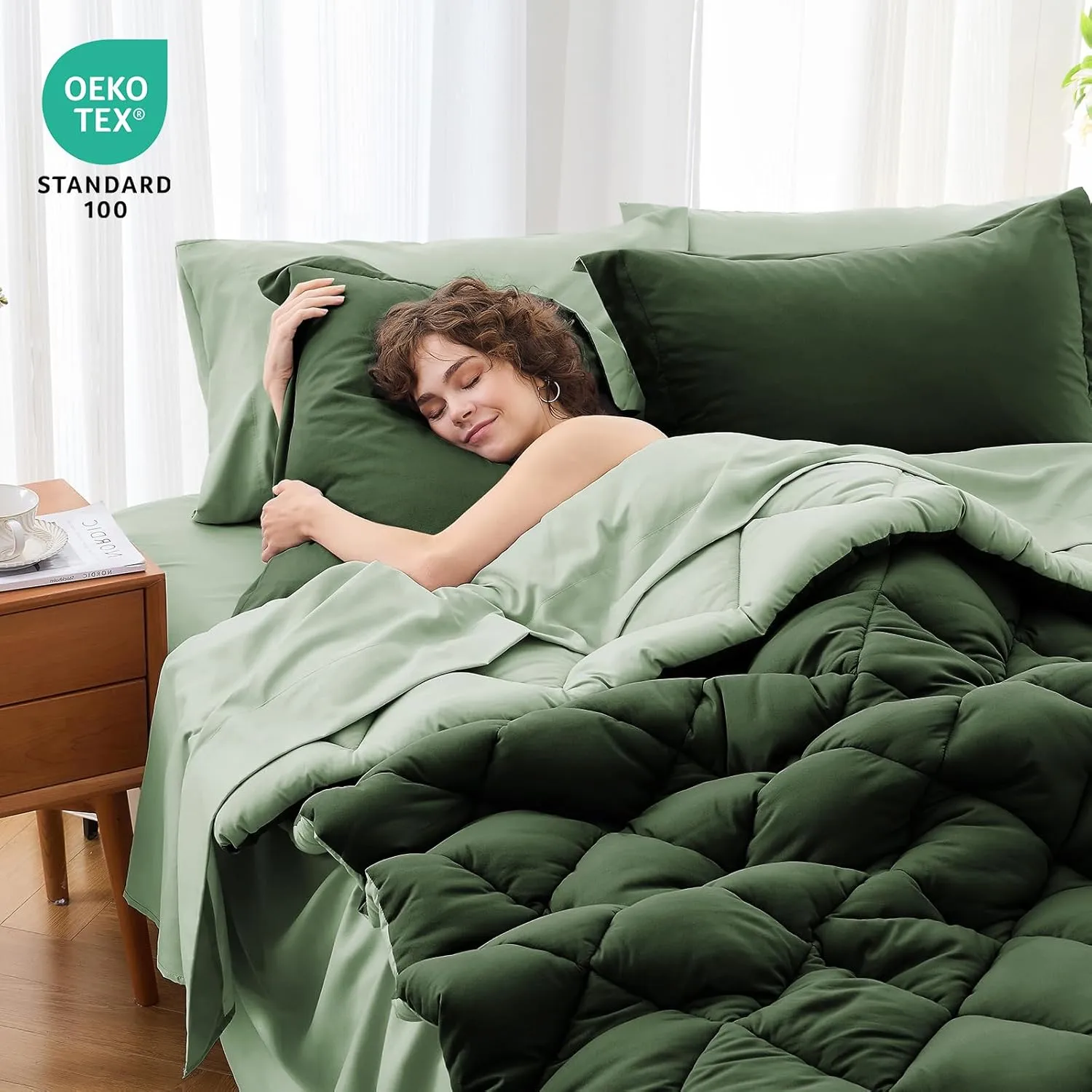 MUXHOMO 7 Pieces King Comforter Set, Reversible Bed in a Bag King Size, All Season Bedding Set with Comforter, Flat Sheet, Fitted Sheet, Pillowcases & Shams, Dark Green & Light Green
