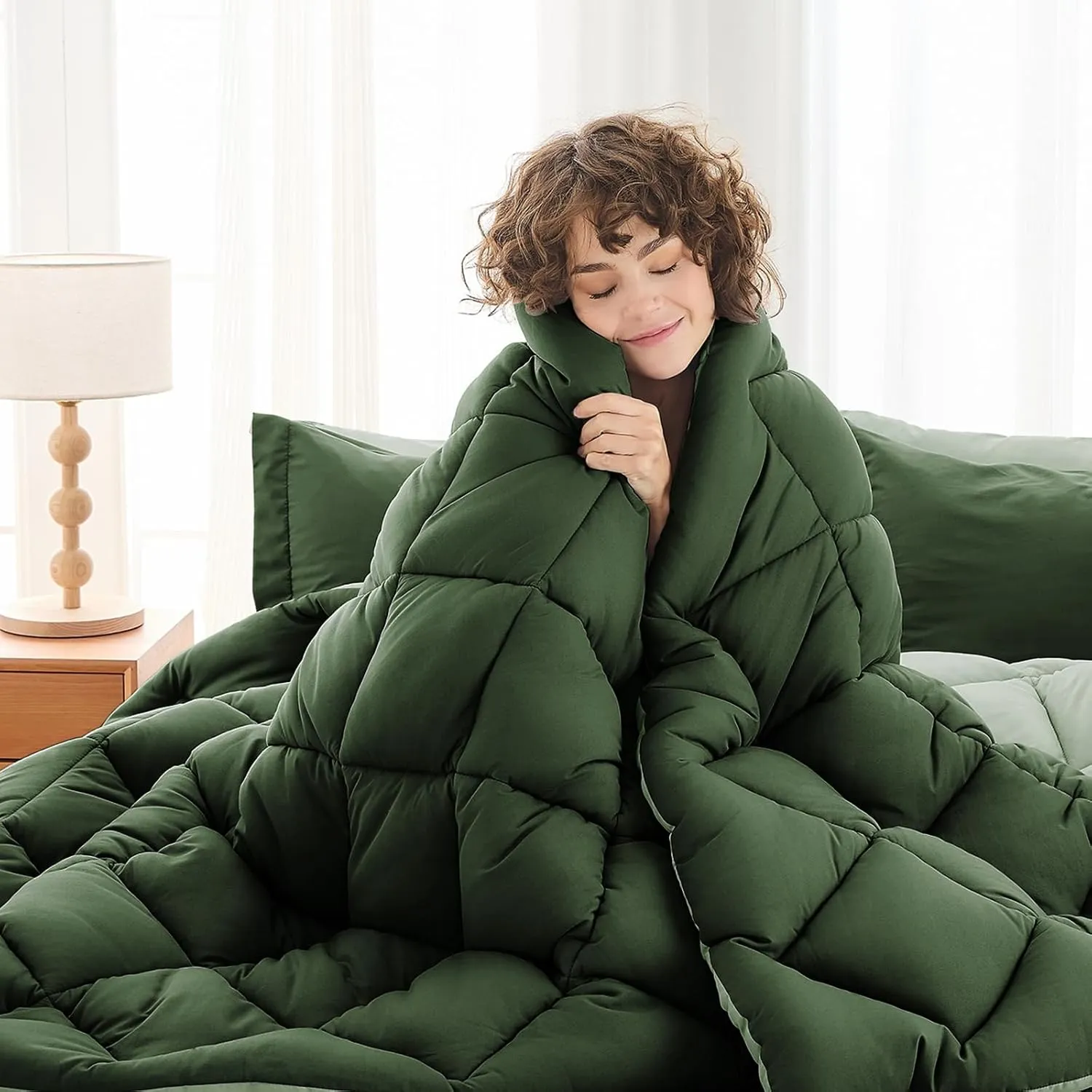 MUXHOMO 7 Pieces King Comforter Set, Reversible Bed in a Bag King Size, All Season Bedding Set with Comforter, Flat Sheet, Fitted Sheet, Pillowcases & Shams, Dark Green & Light Green