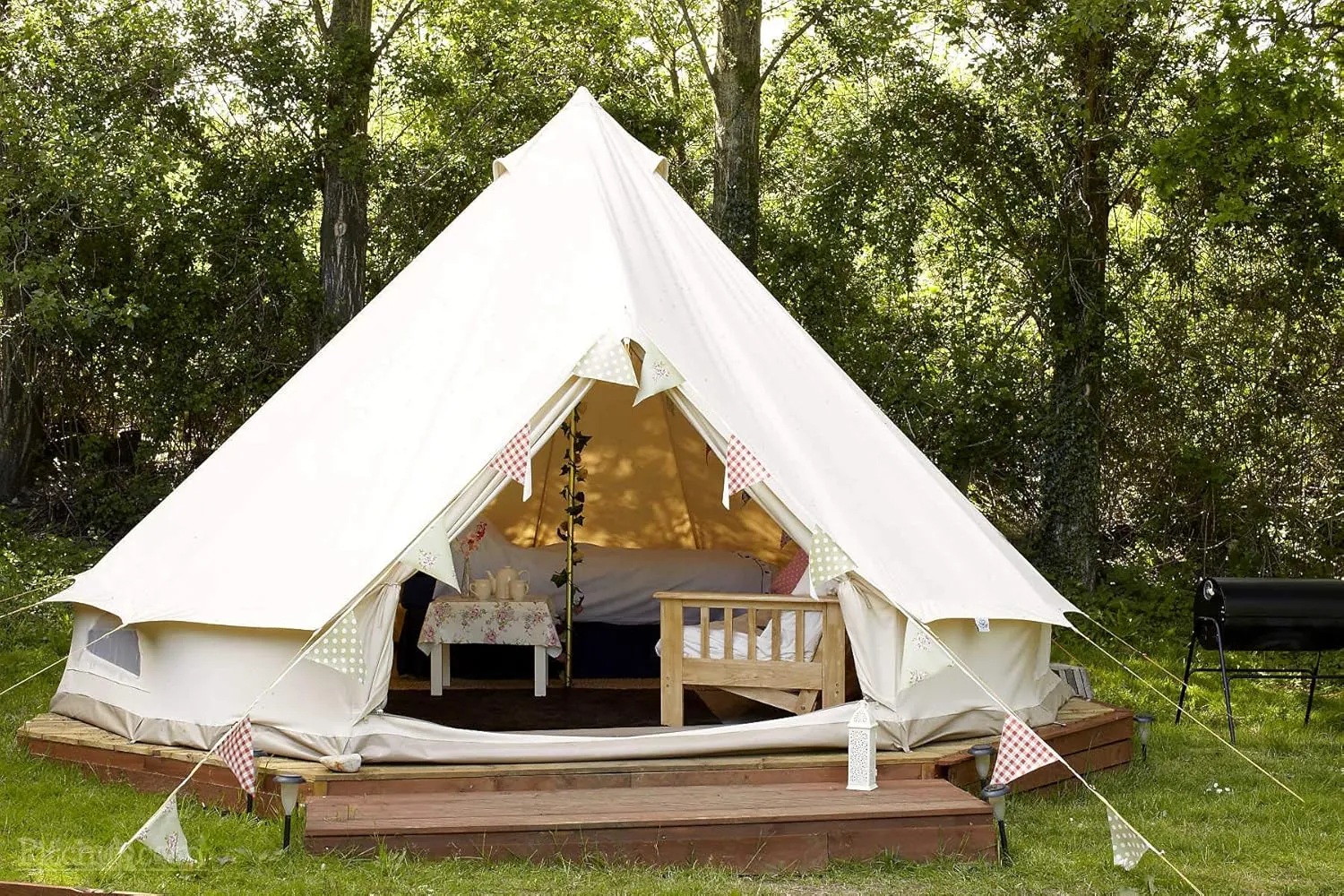 Outdoor Luxury Glamping Bell Tents for Boutique Camping and Occasional Family Camping Trips and Festivals and Human shelter for inhabiting or Leisure