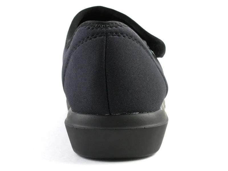 Propet Cush'N Foot - Women's Stretchable Shoe