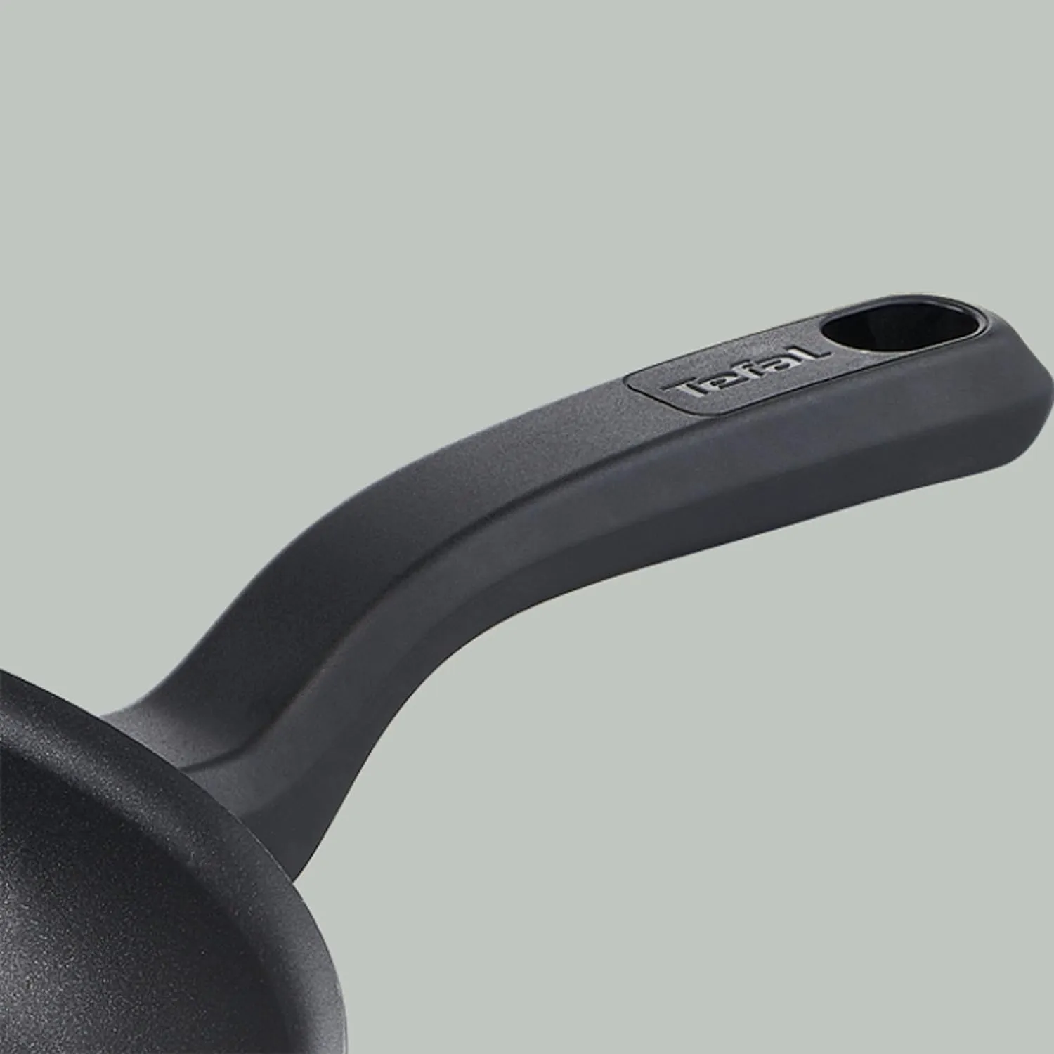 Tefal D52619 Resist Wok Pan | Safe Titanium Non-Stick Coating | Thermal Signal Temperature Indicator | Not Suitable for Induction Cookers | Easy Cleaning | Flame Protect Technology | Black | 28 cm /