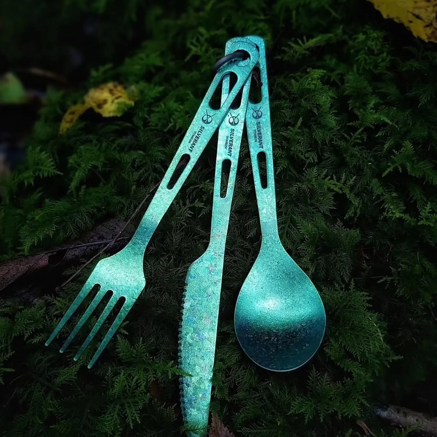 Titanium 3 Piece Cutlery Set, Extra Strong Ultra-Lightweight Durable Knife Fork & Spoon Tableware for Outdoor Camping & Hiking, Comes with Drawstring Bag & Titanium Carabiner-Green
