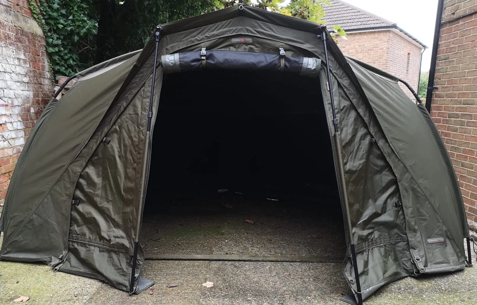 Trakker Tempest 100 Bivvy Aquatexx EV   Skull Cap