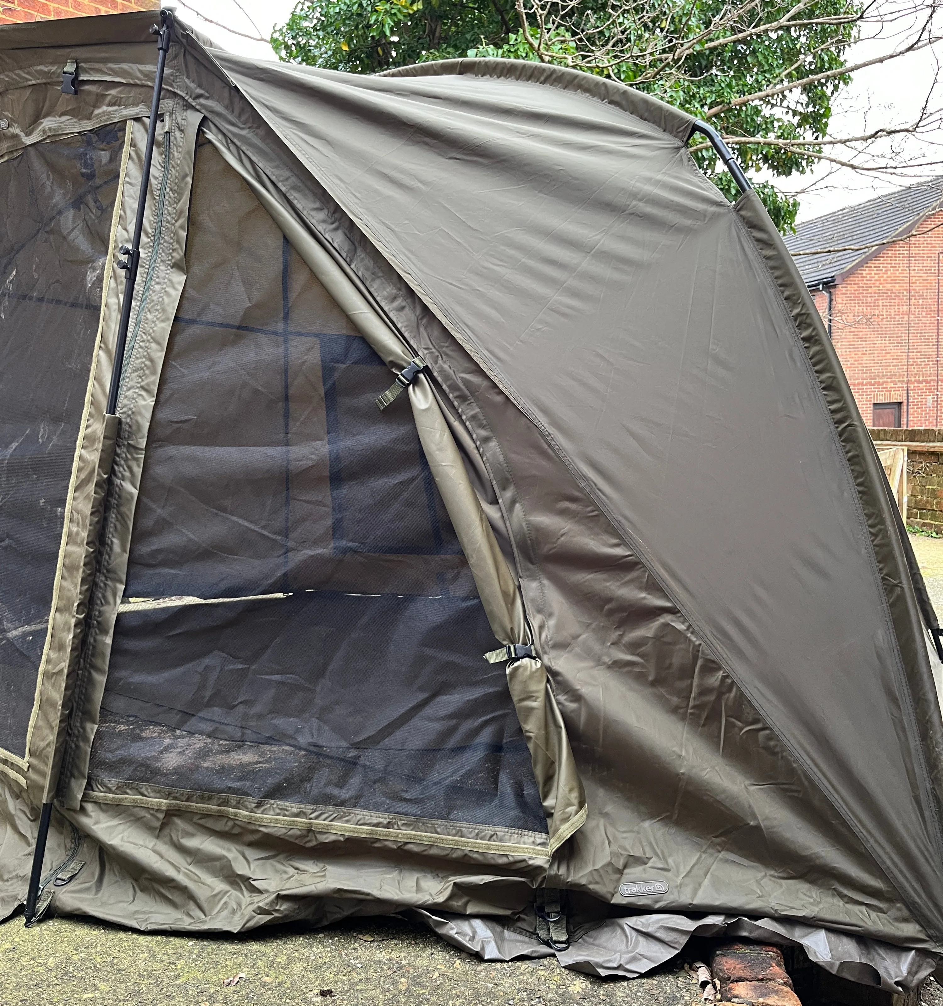 Trakker Tempest 200 Bivvy   Skull Cap