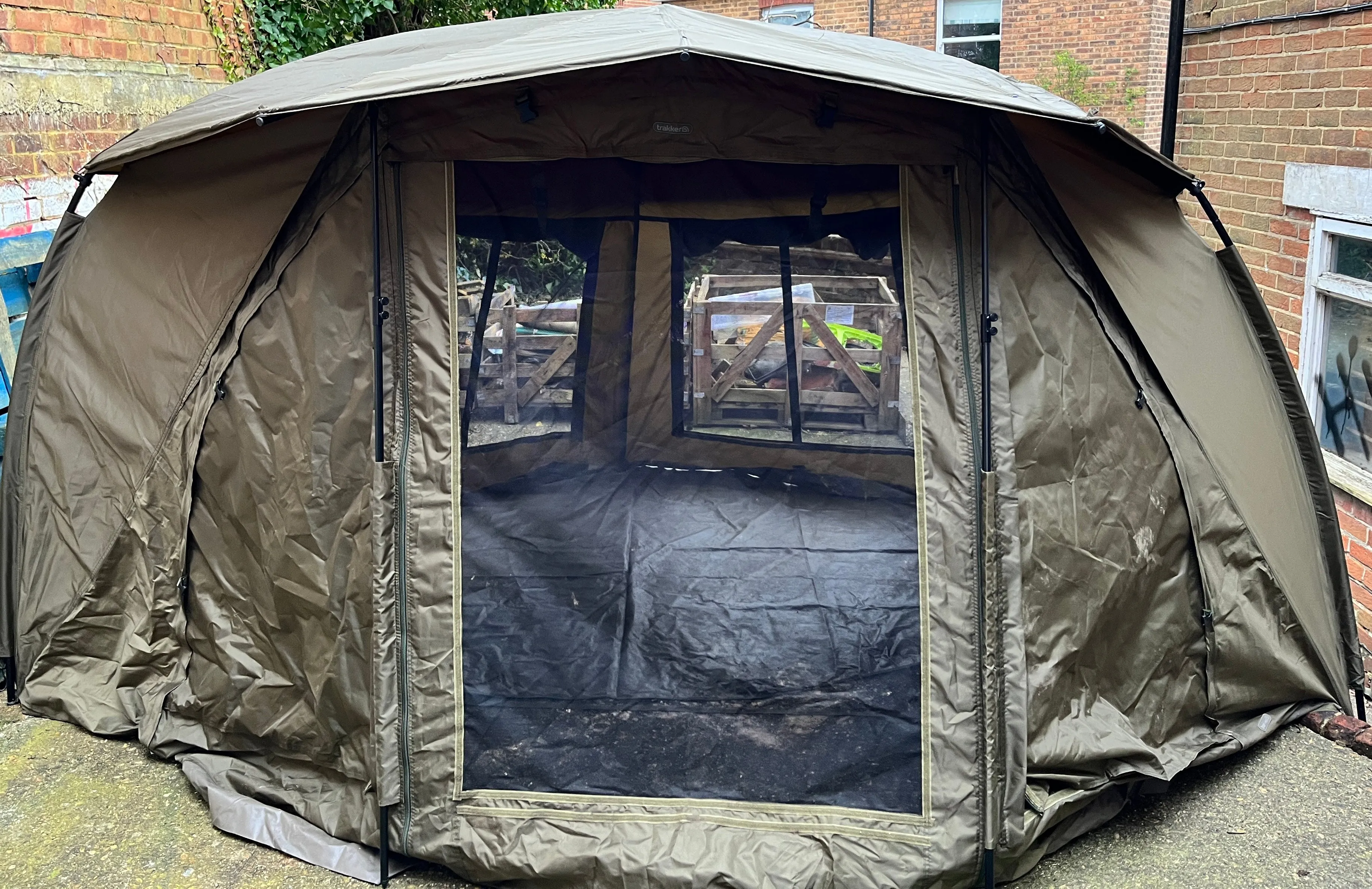 Trakker Tempest 200 Bivvy   Skull Cap