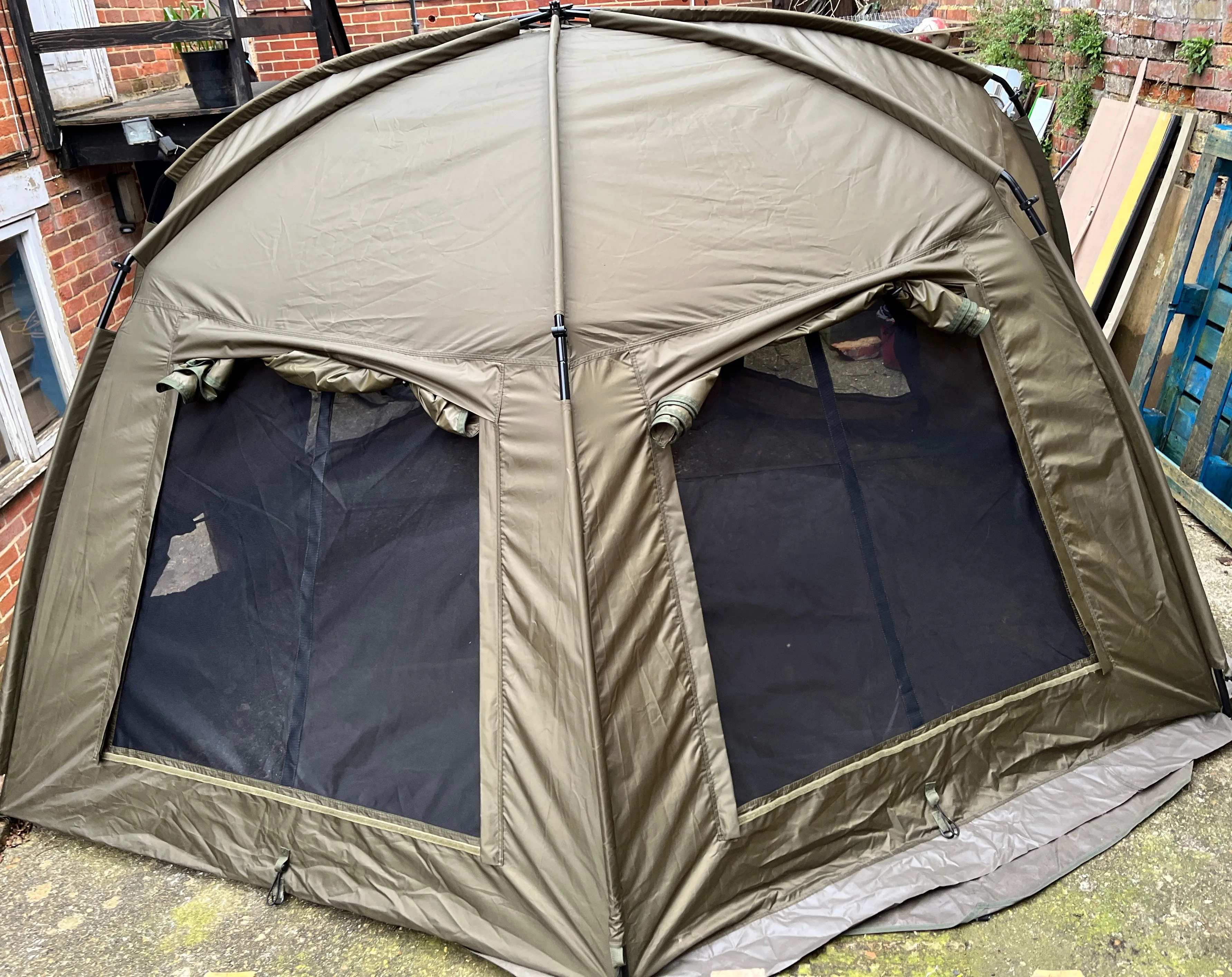 Trakker Tempest 200 Bivvy   Skull Cap