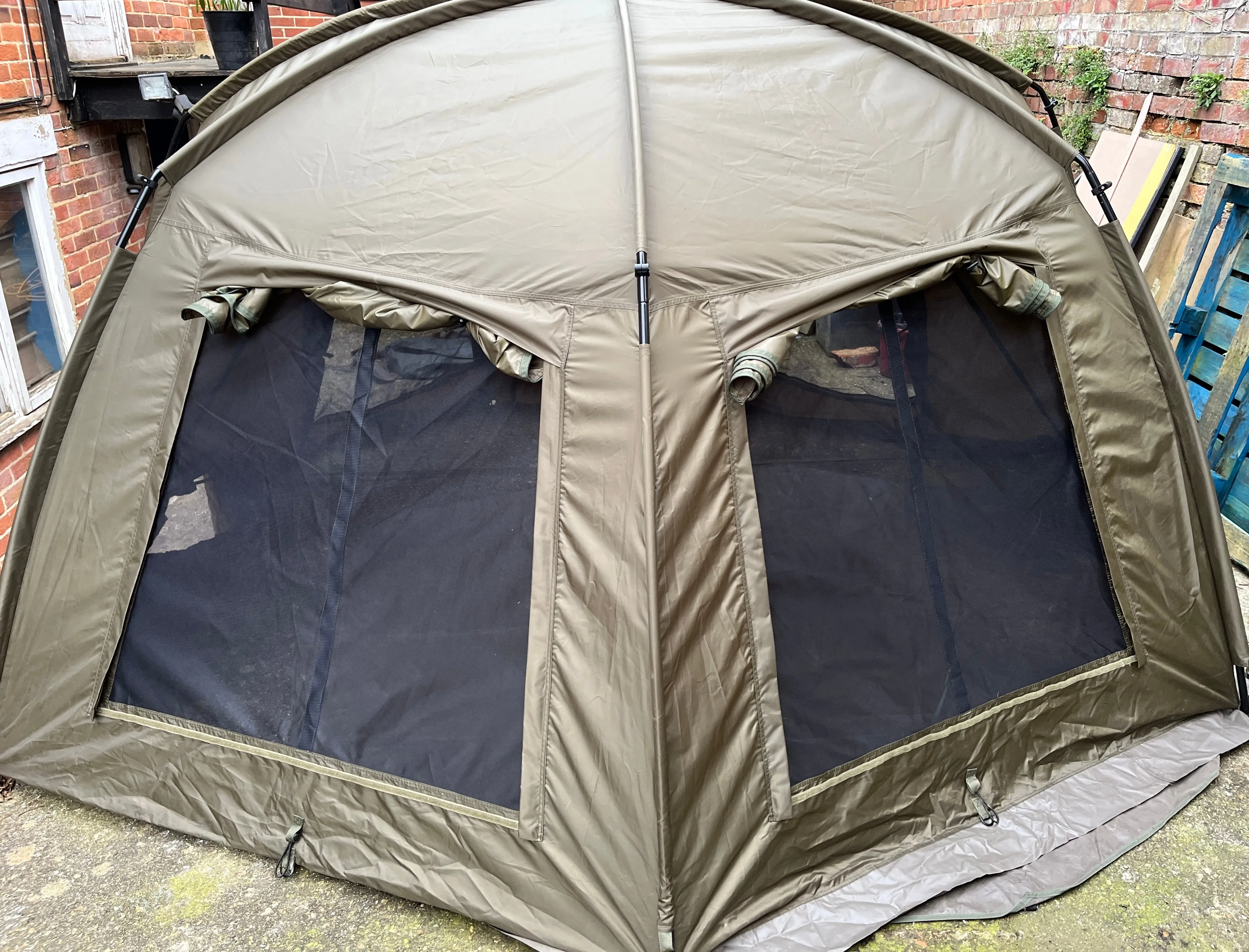 Trakker Tempest 200 Bivvy   Skull Cap