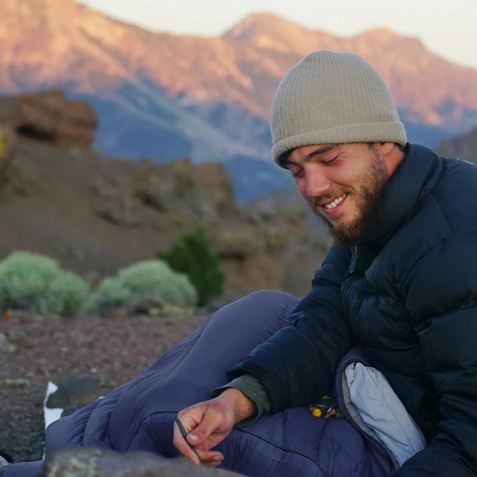 Ultra-light Outdoor Envelope Sleeping Bag for Camping, Hiking, and Travel (190 * 75cm)